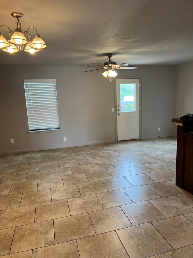 Building Photo - 1036 Drover's Cove