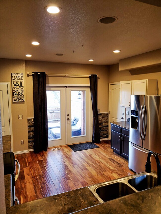 Foto del edificio - 6419 Silverwind Cir