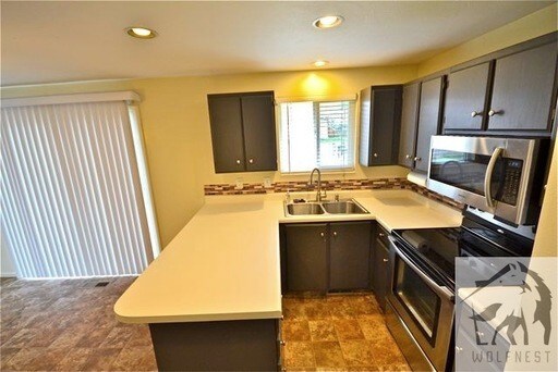 Building Photo - Impressive 4 Bedroom Sandy Home