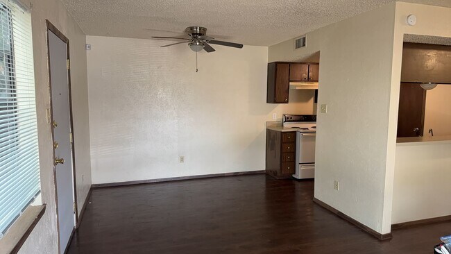 Foto del edificio - 4504 Hunt Cir