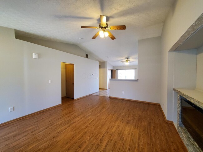 Foto del edificio - 1803 Canopy Ln