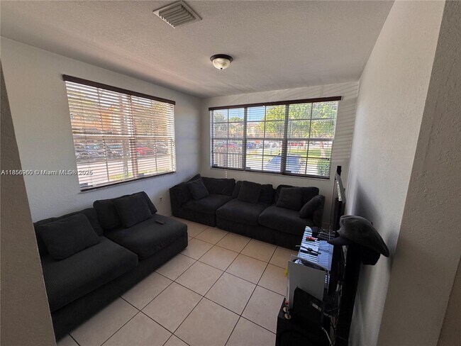 Foto del edificio - 9343 SW 227th St