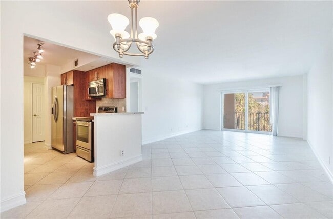 Building Photo - 950 Ponce De Leon Rd