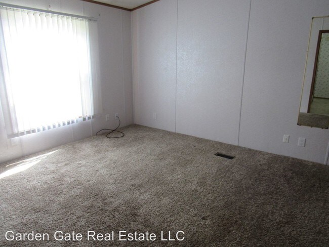 Building Photo - 3 br, 2 bath House - 590 Brooks