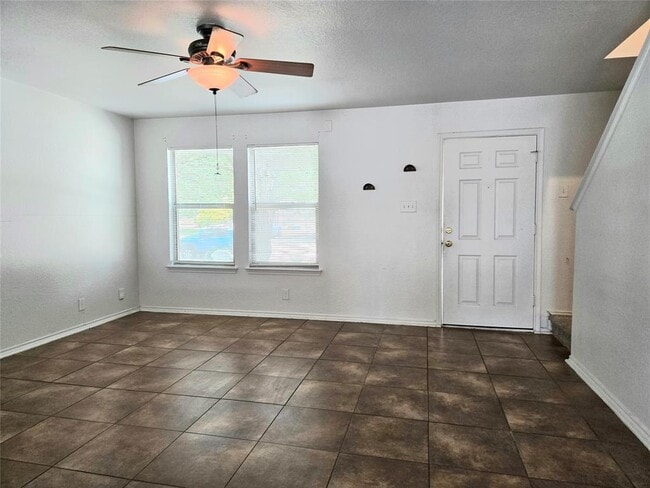 Building Photo - 161 Beech Dr