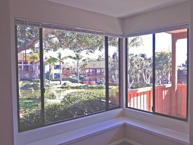 Foto del edificio - 4049 Carmel View Rd