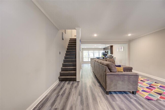 Building Photo - 811 Lovett Blvd