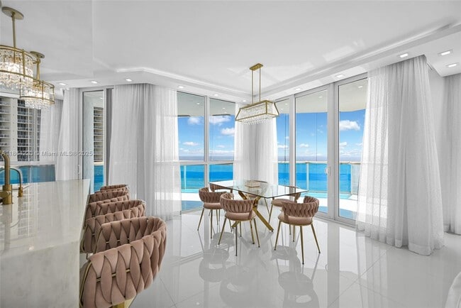 Foto del edificio - 16485 Collins Ave