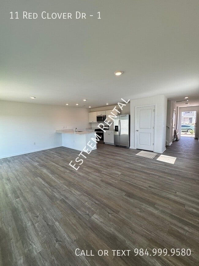 Building Photo - 11 Red Clover Dr