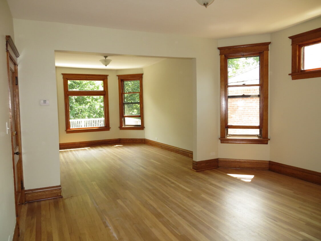 Primary Photo - 3736 N Keeler Ave