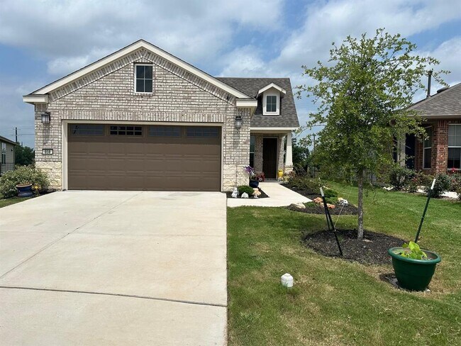 Building Photo - 918 Saratoga Ln