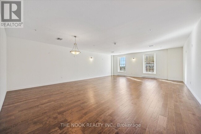 Building Photo - 38 Walton St