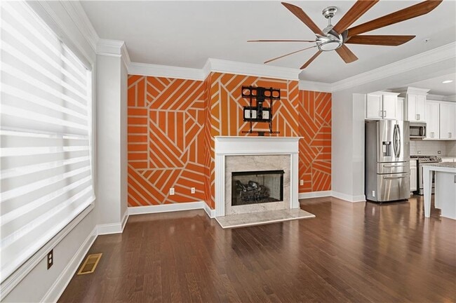 Building Photo - 6428 Brookside Blvd