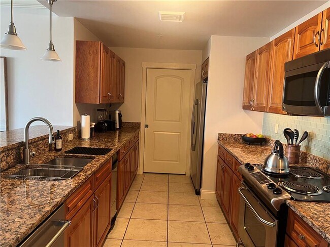 Building Photo - 333 Atwells Ave