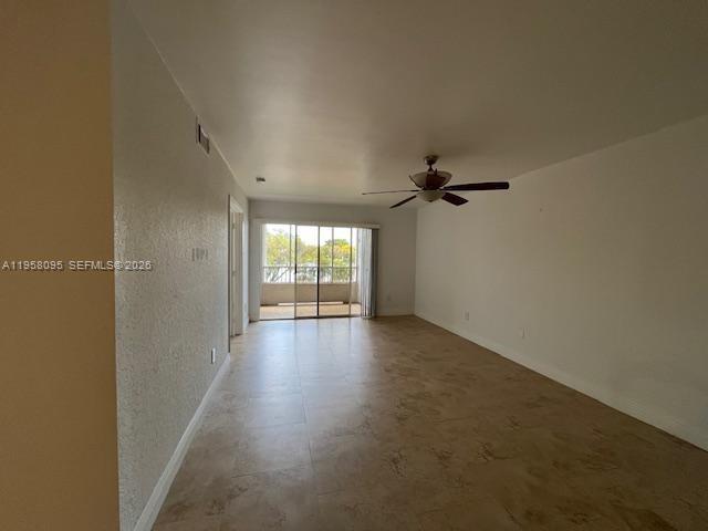 Foto del edificio - 2880 N Oakland Forest Dr