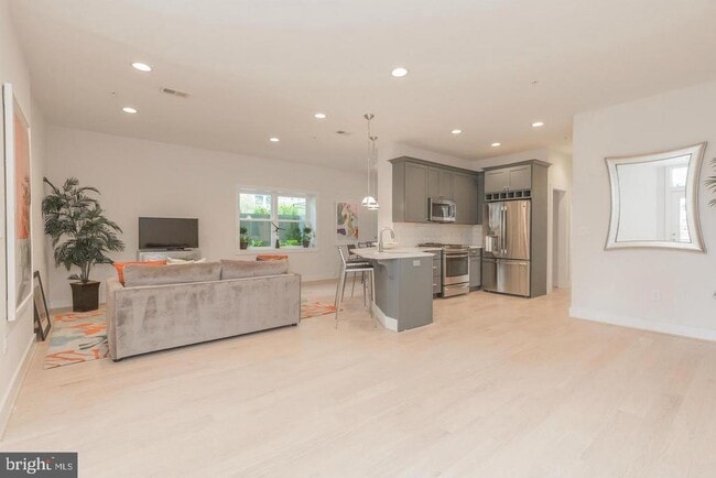 Foto del edificio - 1352 Quincy St NW