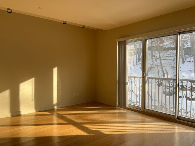 Interior Photo - Gateway Commons