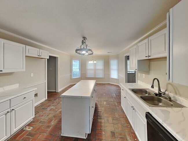 Foto del edificio - 344 Locust Grove Dr