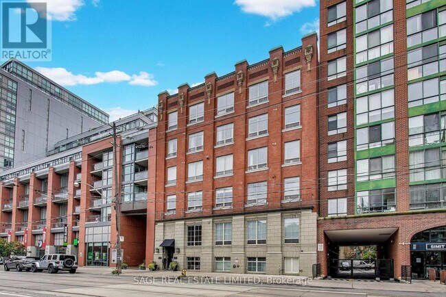 Photo du bâtiment - 781-781 King St W