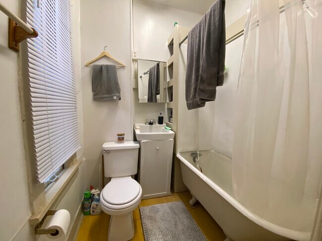 Foto del edificio - 3108 N Western Ave