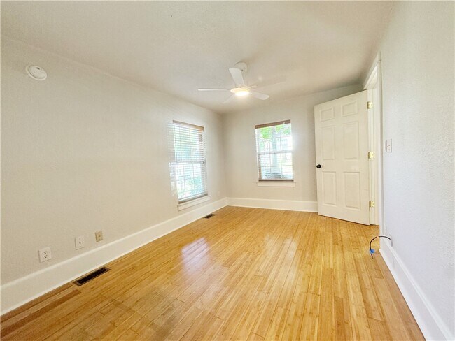 Building Photo - 120 N Washington Ave