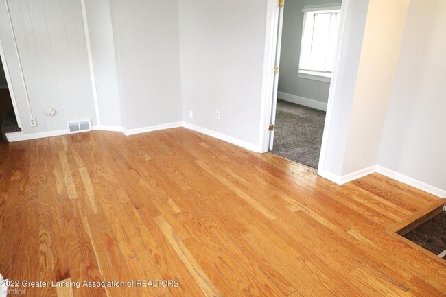 Building Photo - 3 br, 1 bath House - 1318 Massachusetts Ave