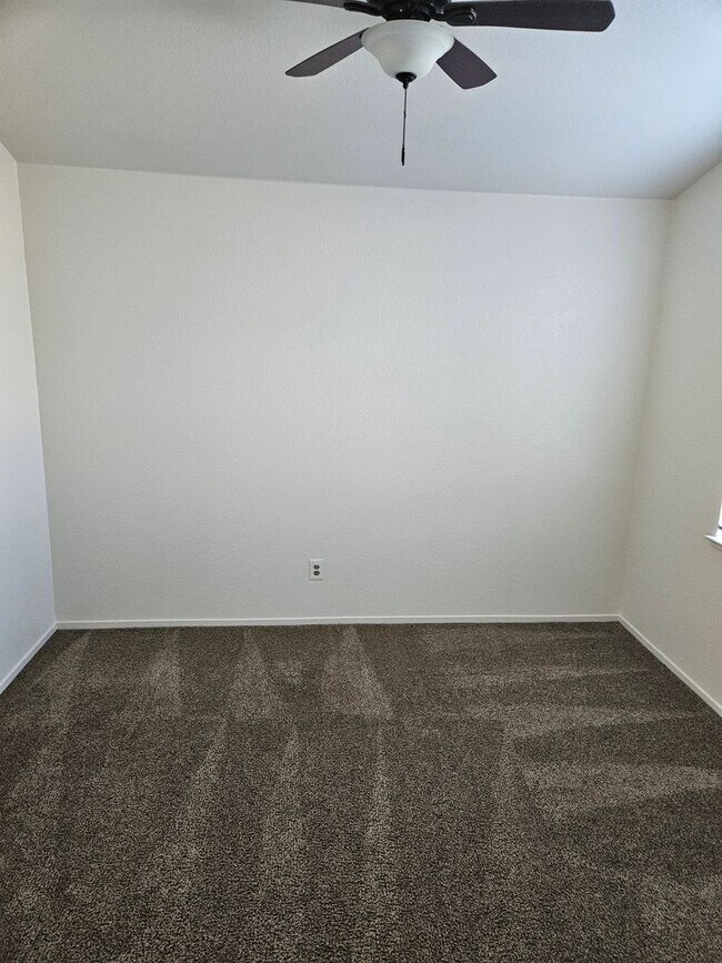 Foto del edificio - 3 Bedroom & 2 Bath for Rent!