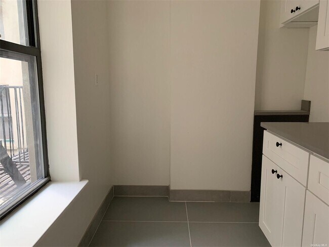 Building Photo - 39-23 57th St