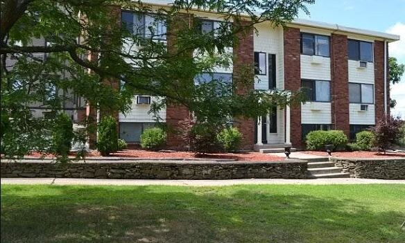 Primary Photo - 25 Waterman Ave