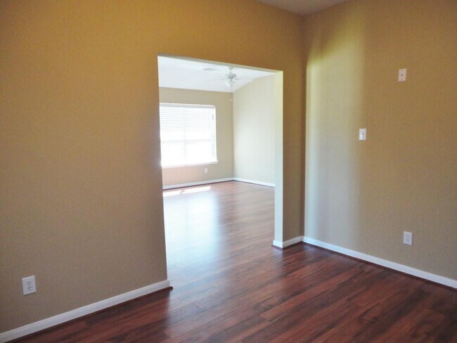 Building Photo - 3230 Legends Creek Dr