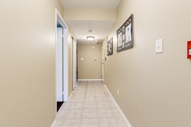 Photo du bâtiment - 671-671 Warden Ave.
