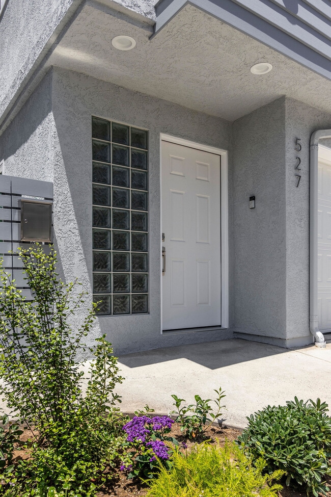 527 Pine - 527 Pine St