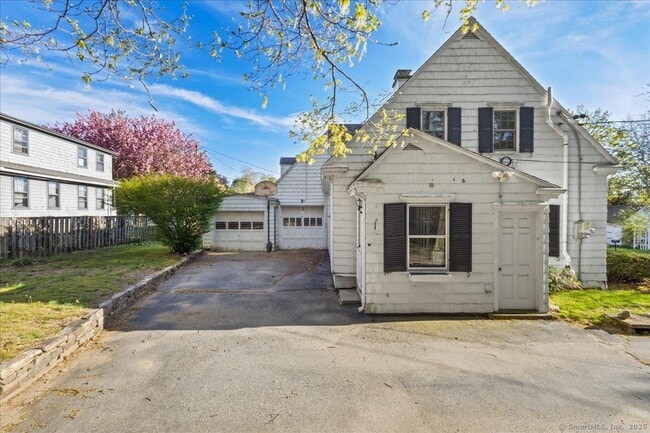Building Photo - 8 Arlington Heights