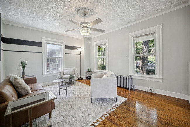 Foto del edificio - 4057 Benning Rd NE