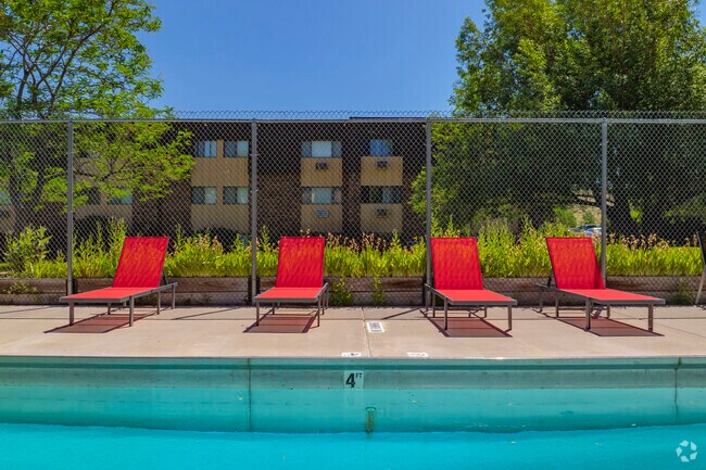 Apartamentos Foxhill - 2HAB, 2BA - 846 pies cuadrados - Foxhill