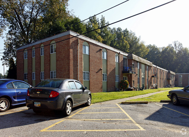 Building Photo - Brendan Court Apartments