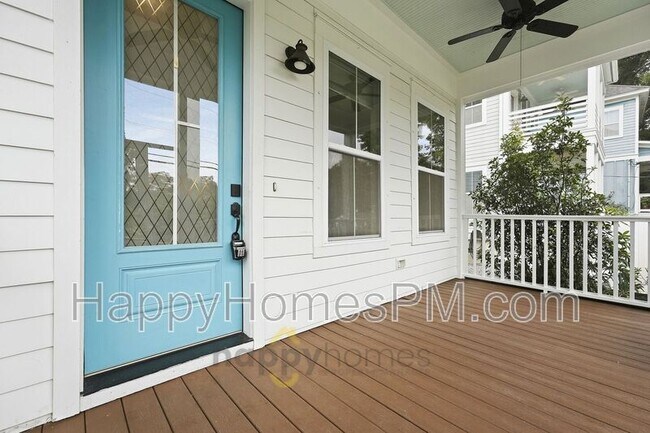 Building Photo - 4613 Oakwood Ave