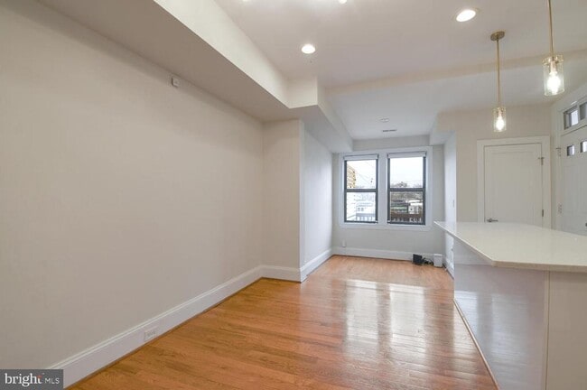 Foto del edificio - 728 Ingraham St NW