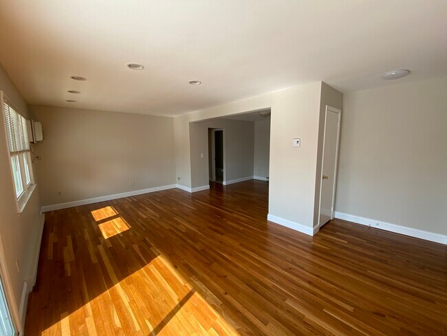 Foto del edificio - 1163 Bradford Dr