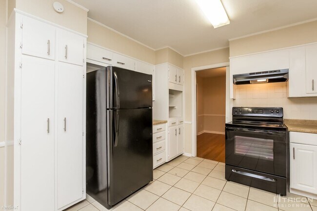 Building Photo - 951 Bramwell Ct