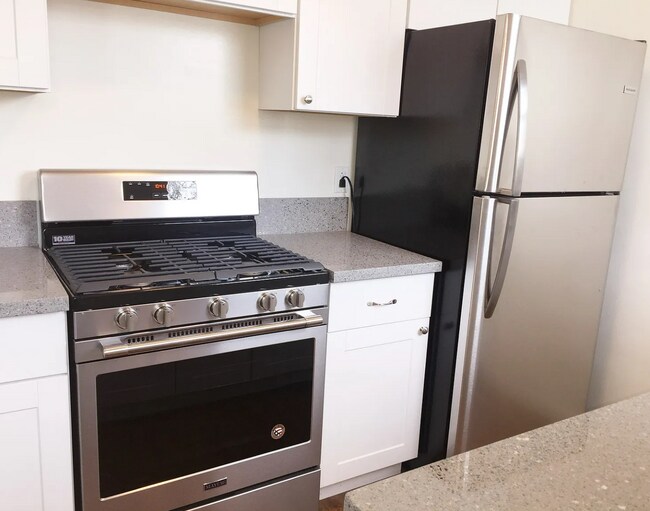 Foto del edificio - "Charming 2-Bed in Prime Culver City Location"