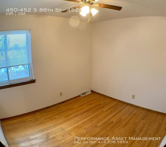 Building Photo - 2 bedroom in Milwaukee WI 53214