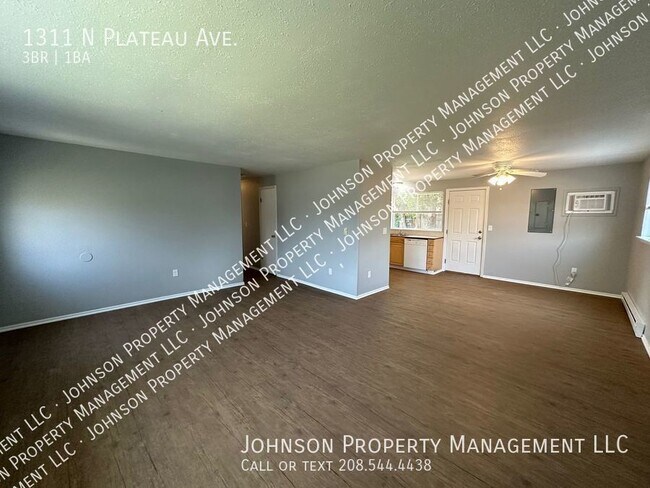 Building Photo - Canyon Hill Single Family Home with Double...