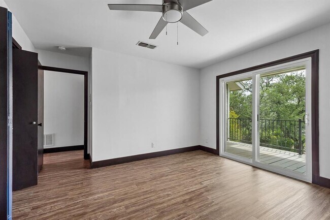 Building Photo - 100 Lido Cir