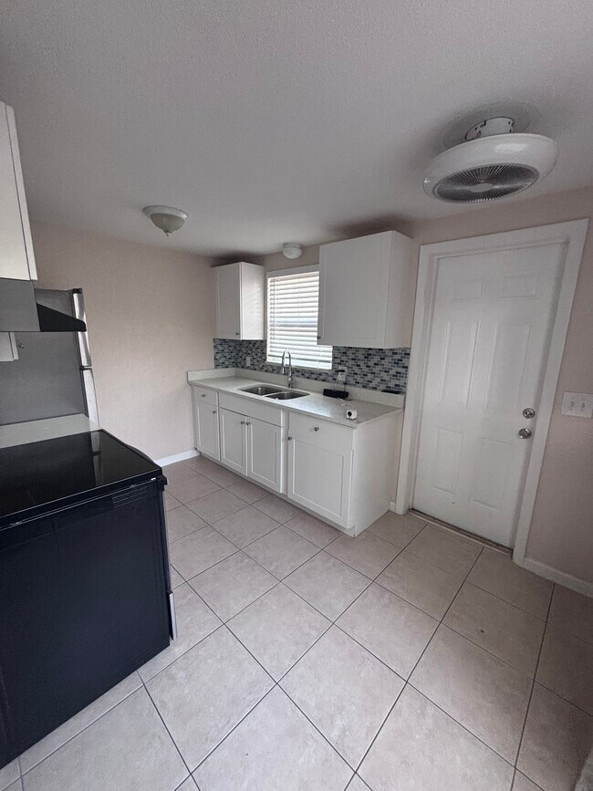 Foto del edificio - 634 Dogwood Ct