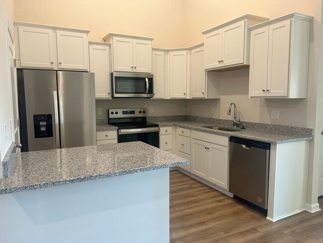 Building Photo - 934 Manitou Cir