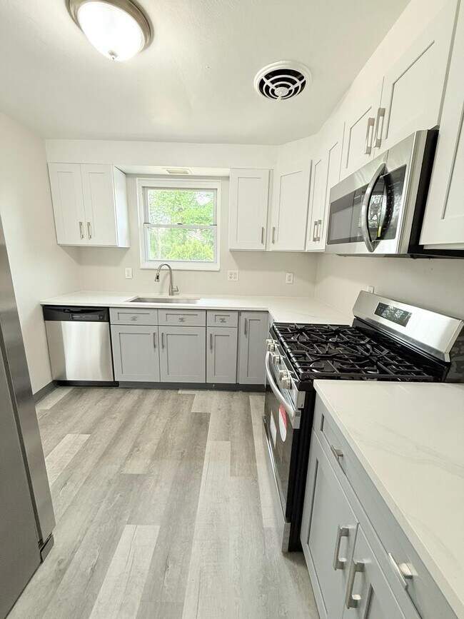 Foto del edificio - Newly Remodeled 3-Bed, 2-Bath Ranch Style Home