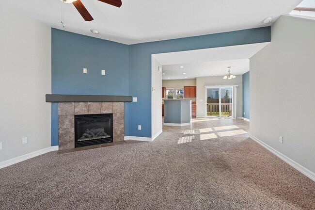 Foto del edificio - 6914 Dusty Miller Way
