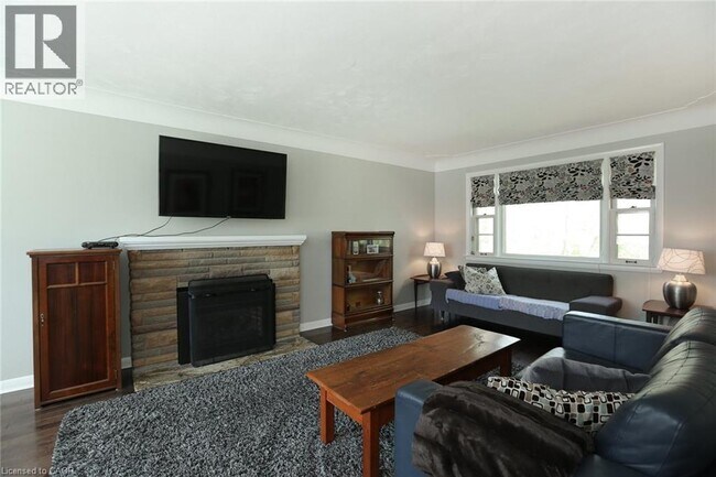 Photo du bâtiment - 865 Shadeland Ave