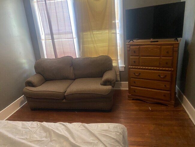 Bedroom 2 - 659 Decatur St